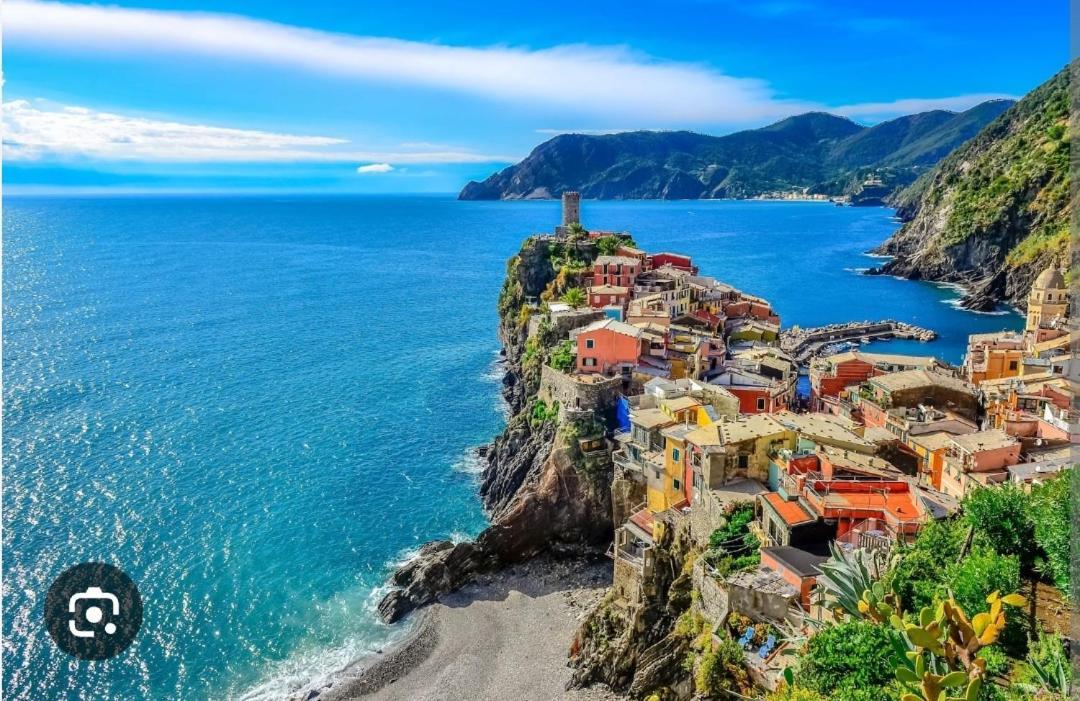 Komodo la spezia&cinque terre Esterno foto